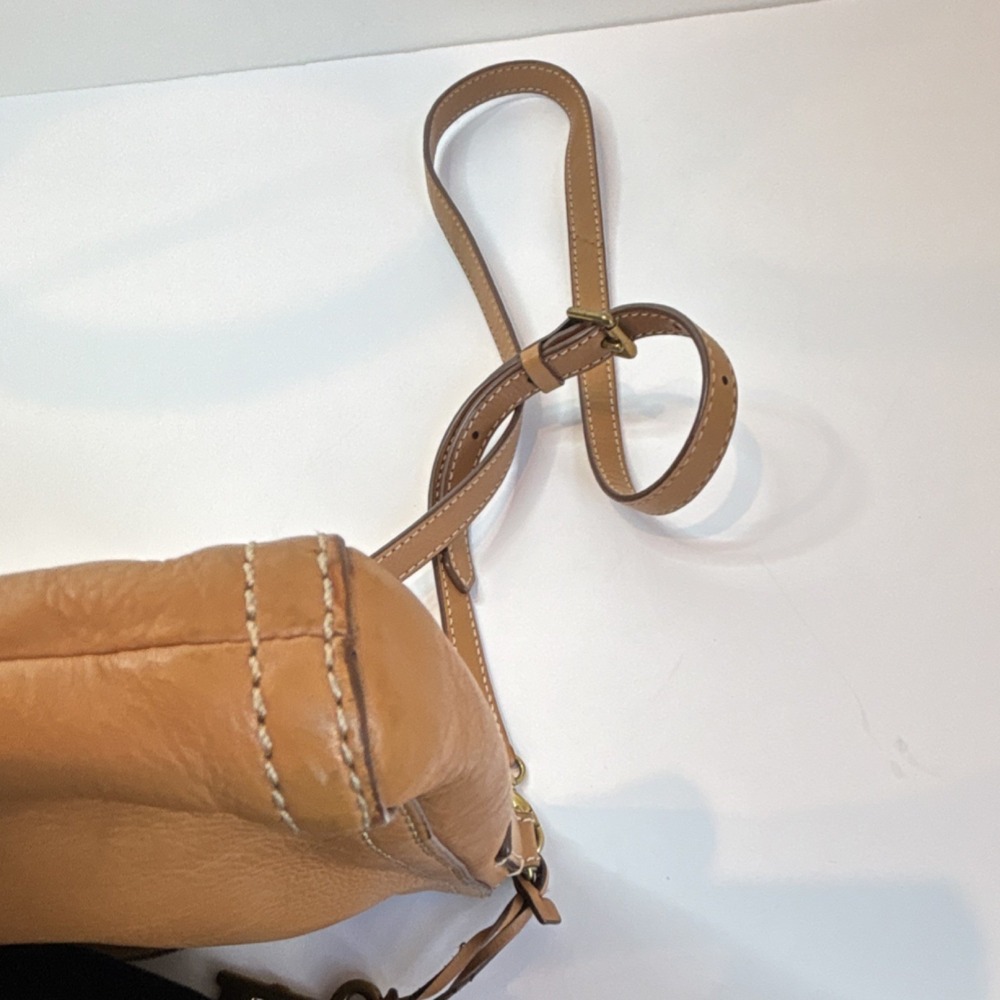 Fossil Tan Crossbody Bag with Zipper Accent, Gold Hardware, Inner Pockets - Picture 3 of 7